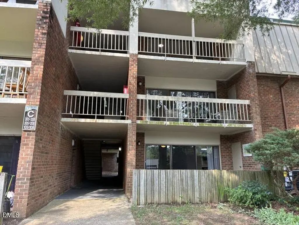 500 Umstead Drive 106-c, Chapel Hill