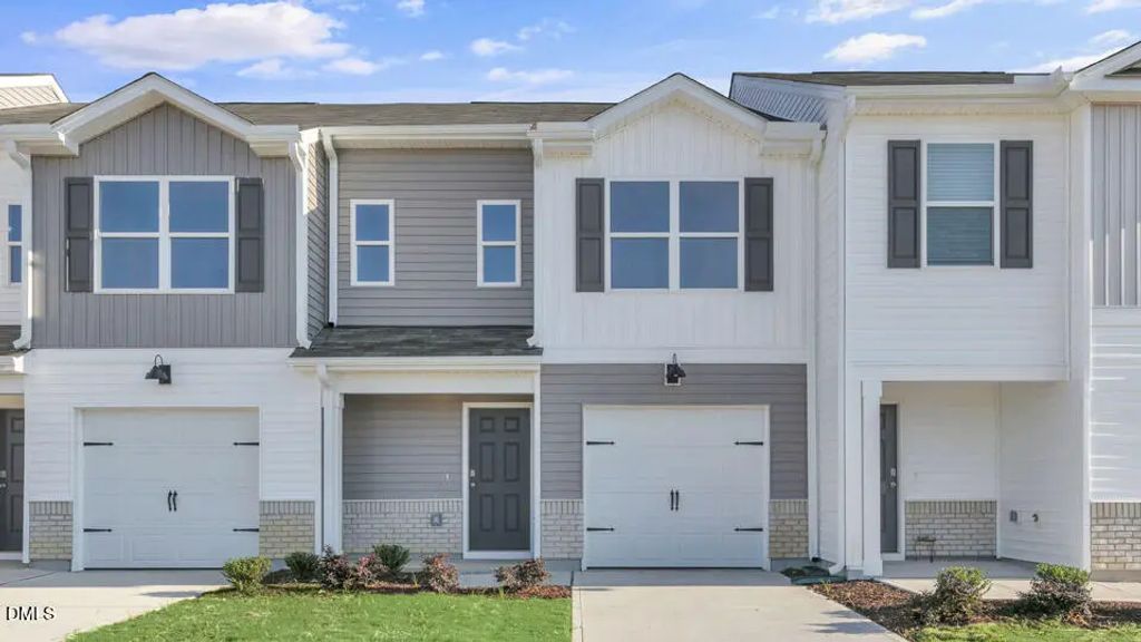 47 Bee Garden Court, Angier