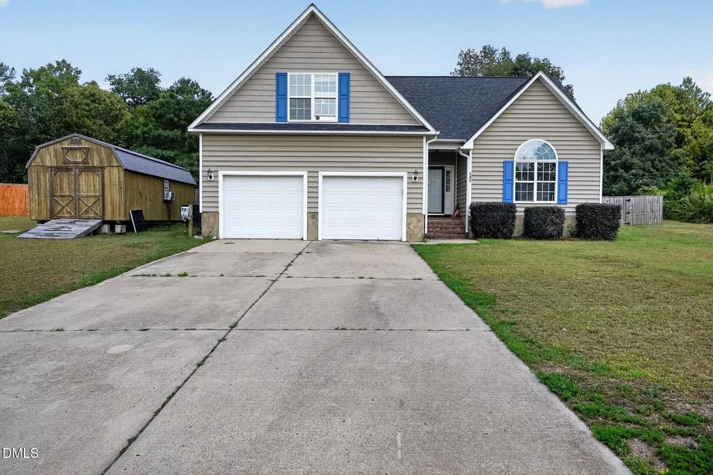 545 Colonial Hills Drive, Lillington