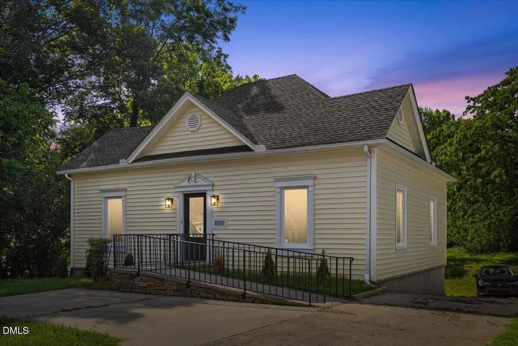 1023 S Main Street, Burlington