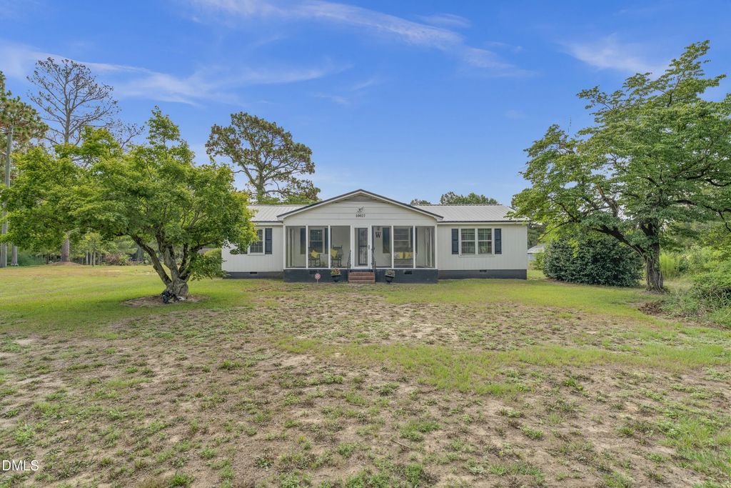 10027 Garland Highway, Clinton