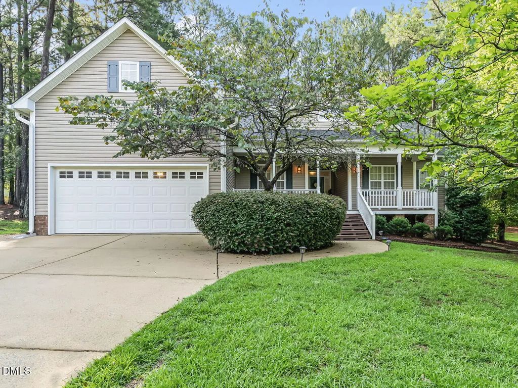 65 Warwick Court, Clayton