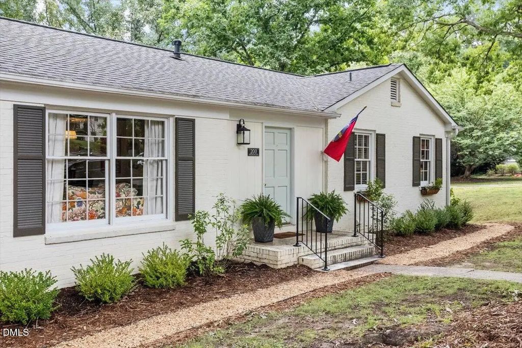 200 Northclift Drive, Raleigh