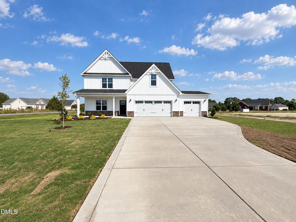 301 Hudson Village Drive (66), La Grange