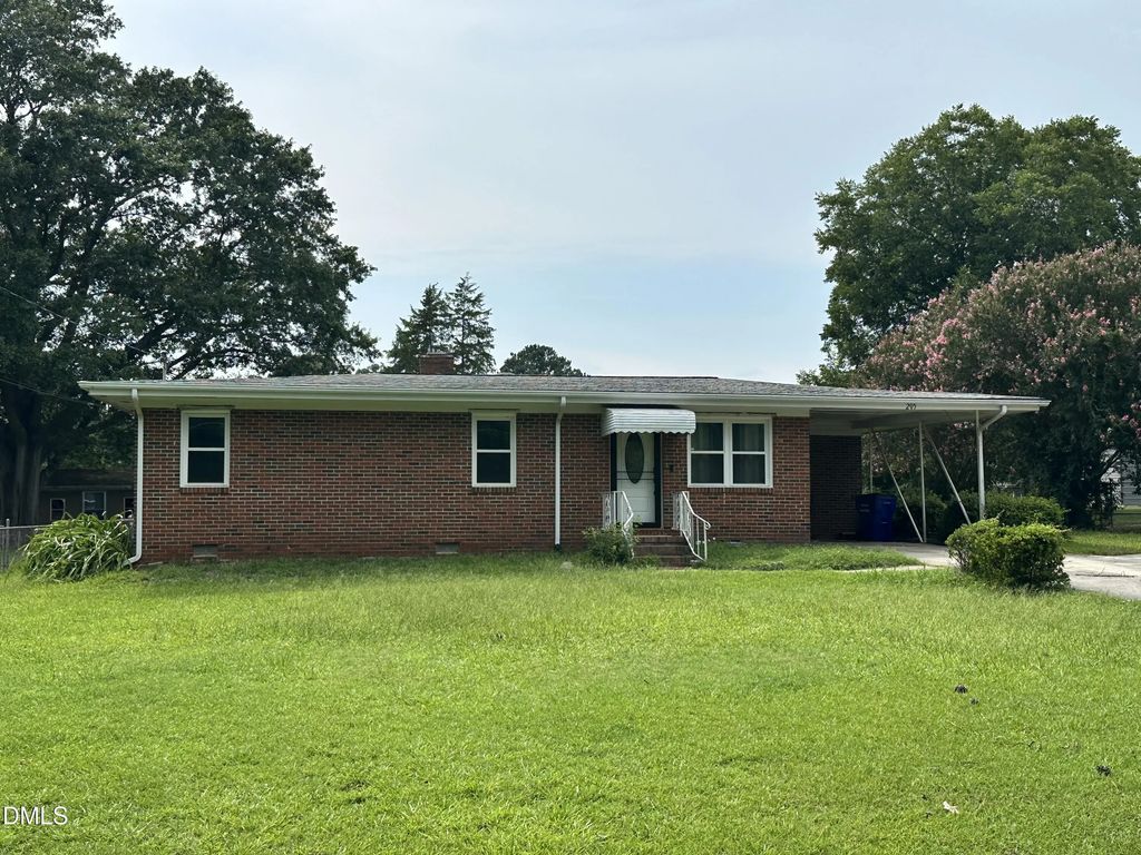 205 Cloverdale Drive, Smithfield
