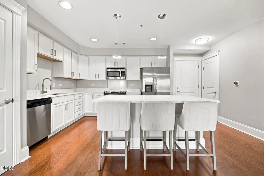 222 Glenwood Avenue 501, Raleigh