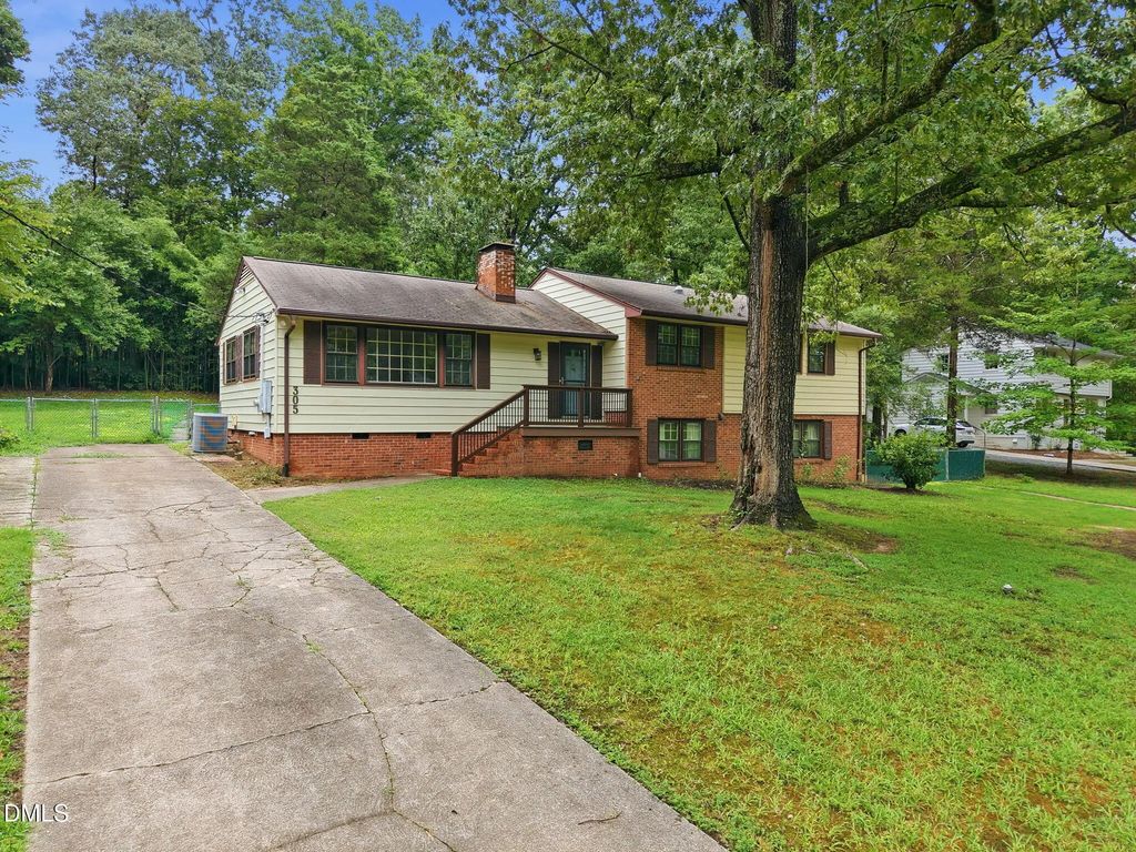 305 Plum Lane, Chapel Hill