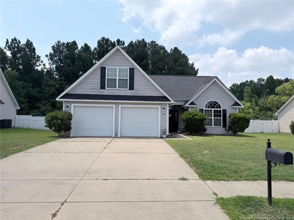 735 Fairfield Circle, Raeford