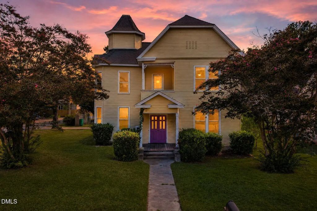 300 E 2nd Street, Kenly