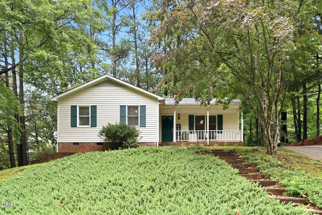 101 Cathedral Way, Cary