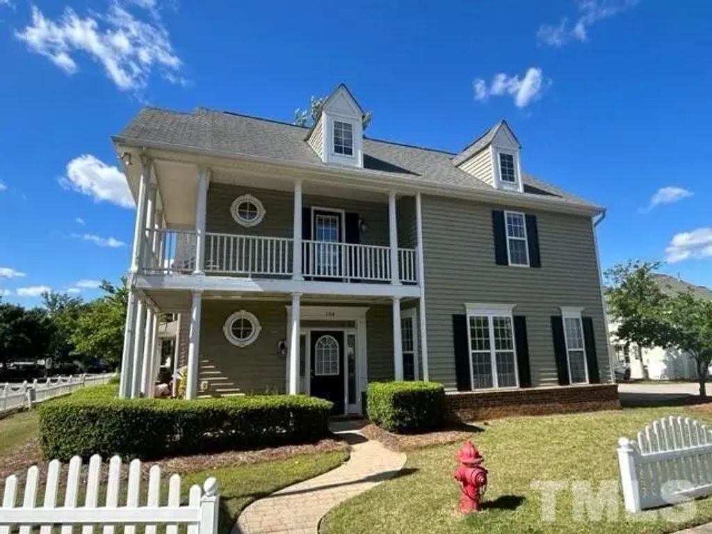 104 Tuscarora Lane, Clayton