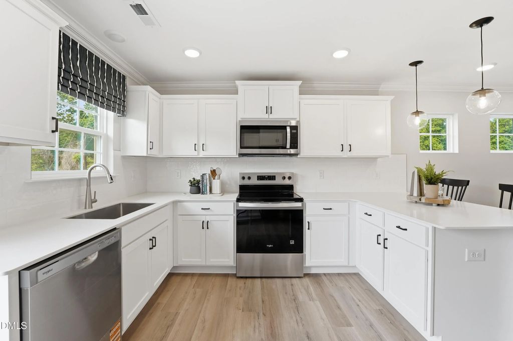 418 Mountain Pne Avenue, Gibsonville