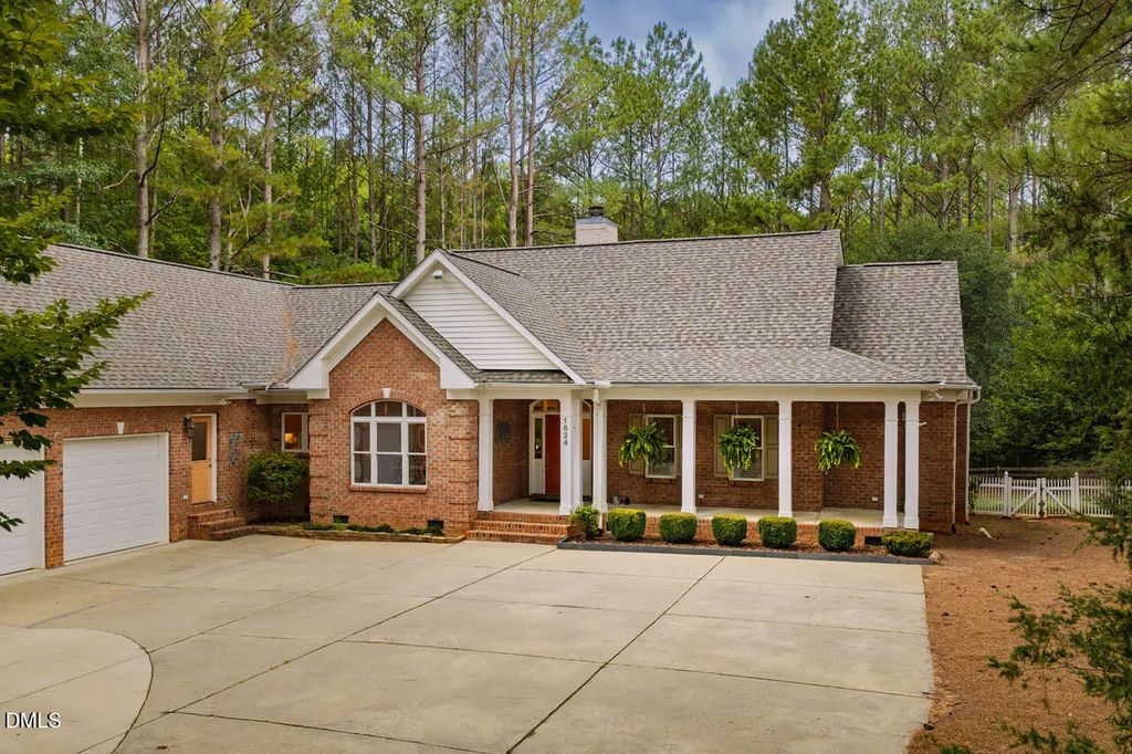 1624 Rosebriar Place, Hillsborough