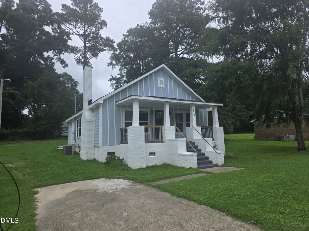 523 E Nelson Avenue, Wake Forest