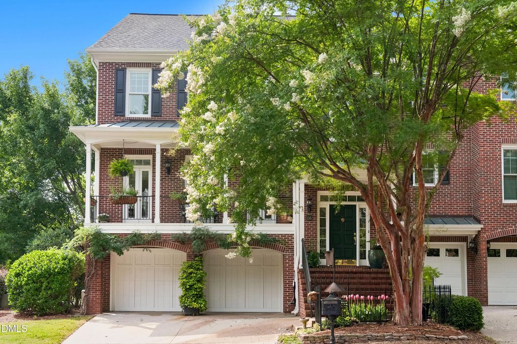 116 Lions Gate, Cary