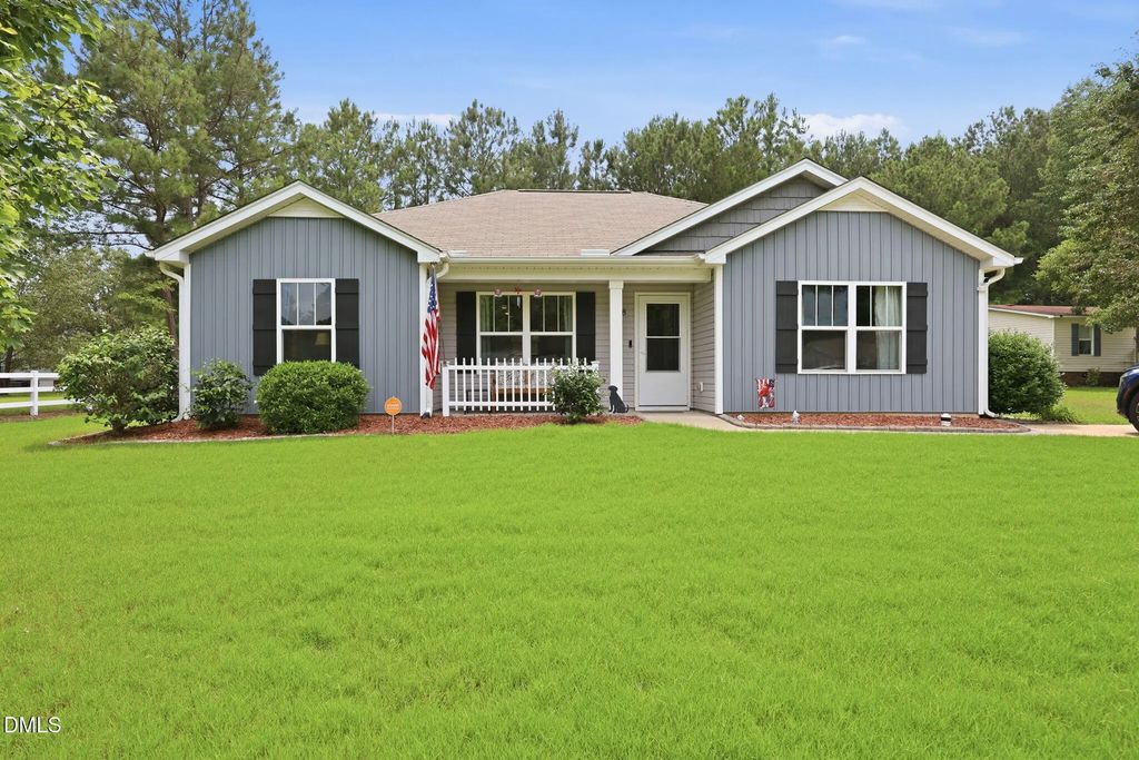 108 Forest Island Avenue, Smithfield