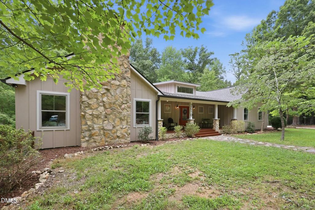 2010 Damascus Church Road, Chapel Hill
