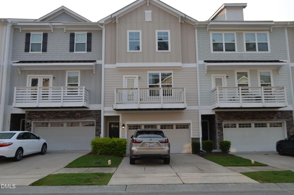 1021 Diamond Dove Lane, Apex