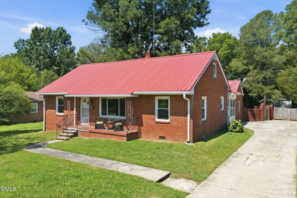 306 Oakgrove Drive, Graham