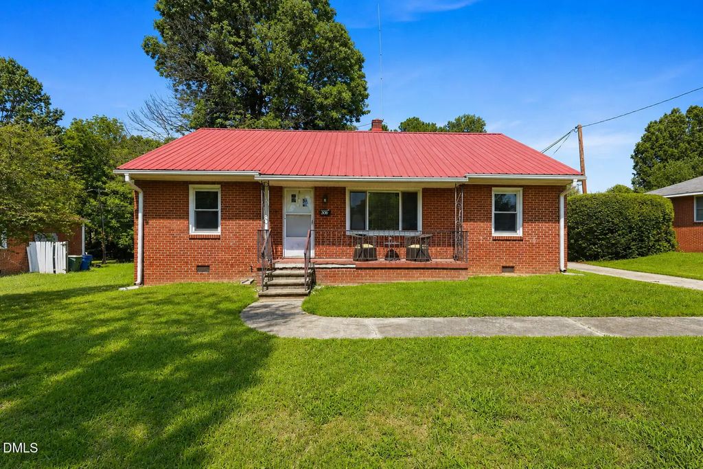 306 Oakgrove Drive, Graham