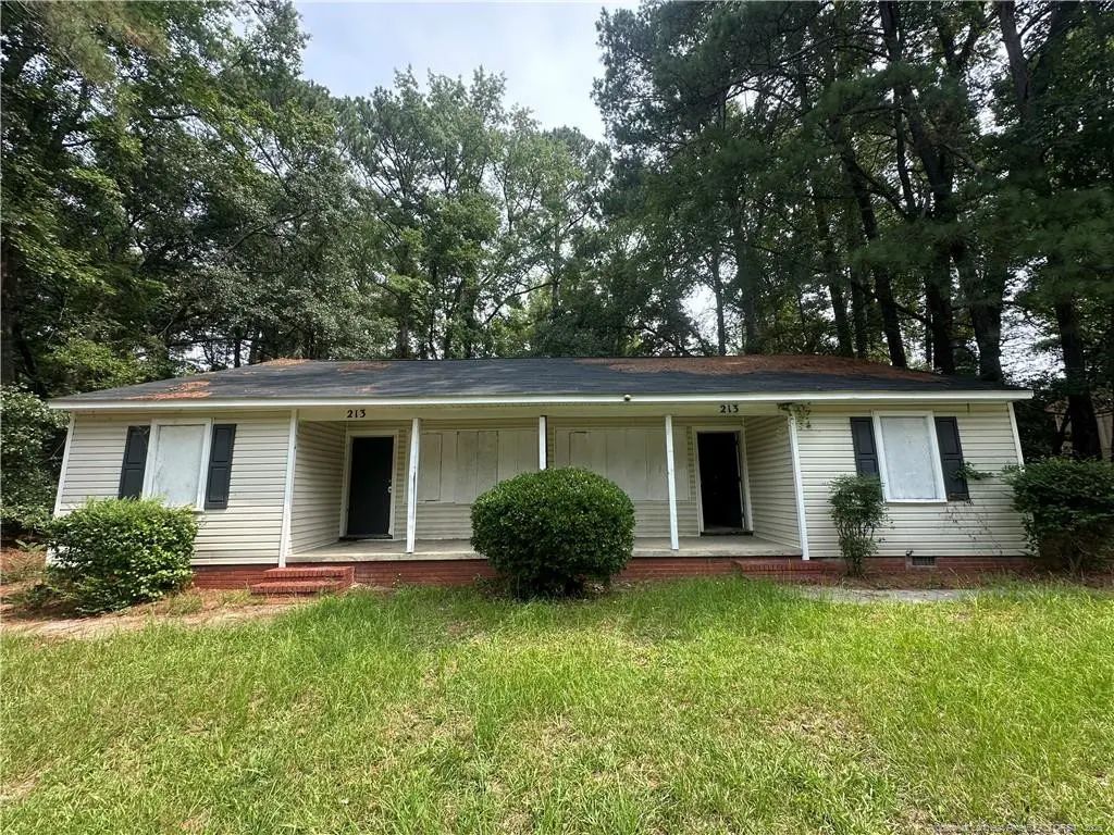 213 Colonial Drive, Fayetteville