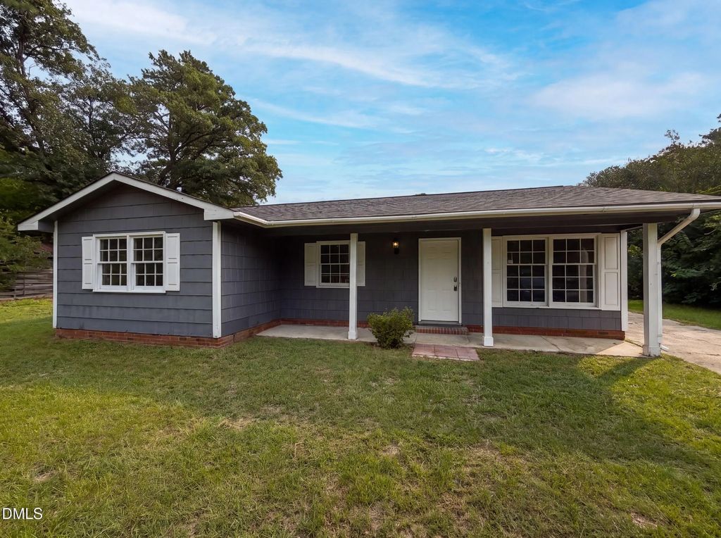 6616 Amanda Circle, Fayetteville
