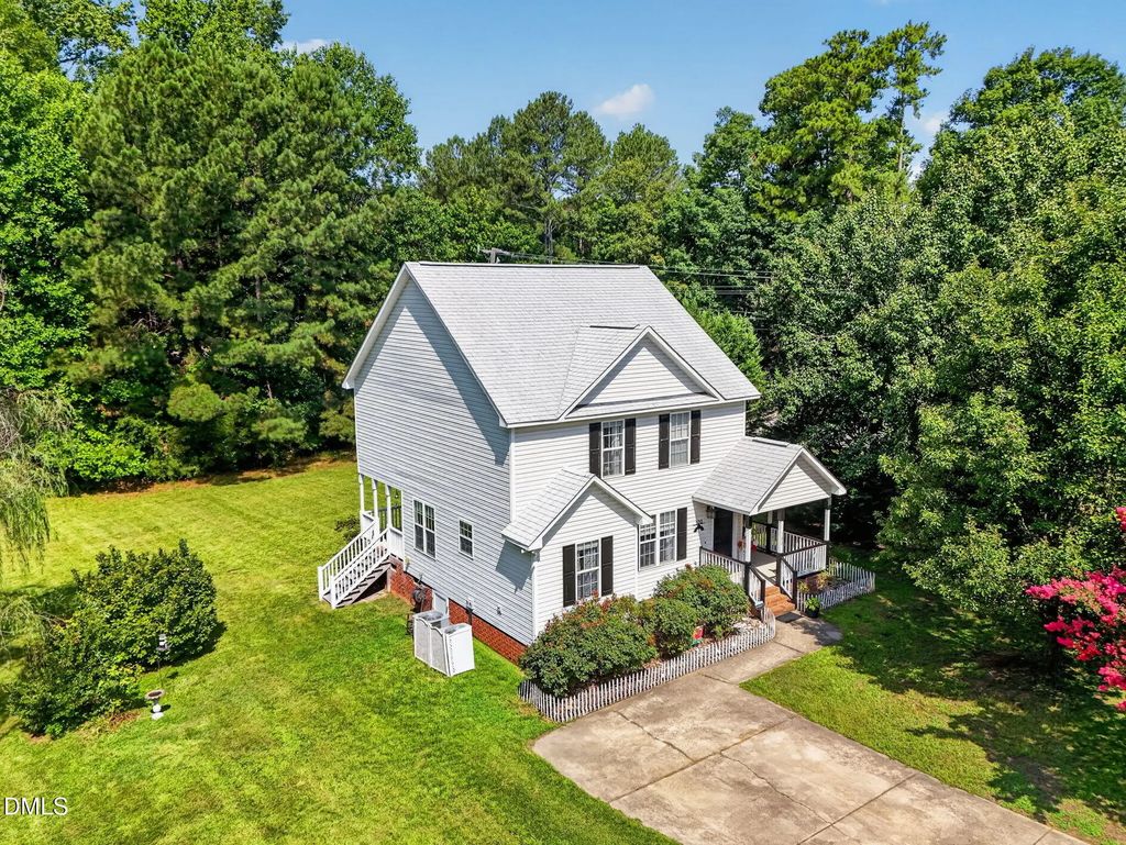 100 Trailwood Drive, Clayton