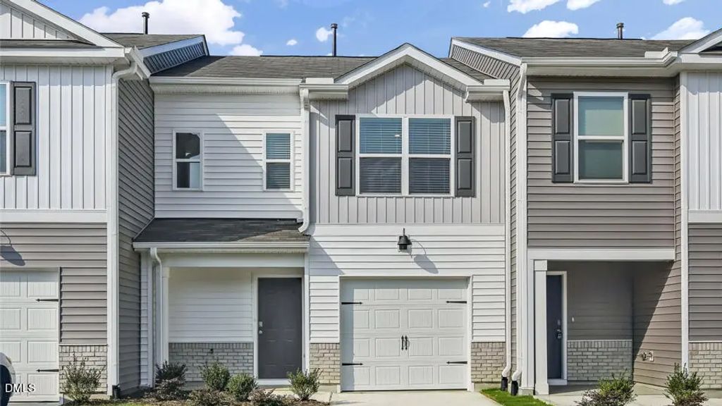 71 Bee Garden Court, Angier