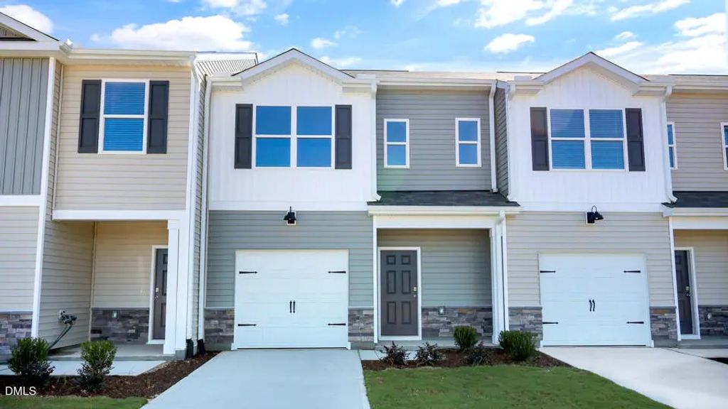 63 Bee Garden Court, Angier