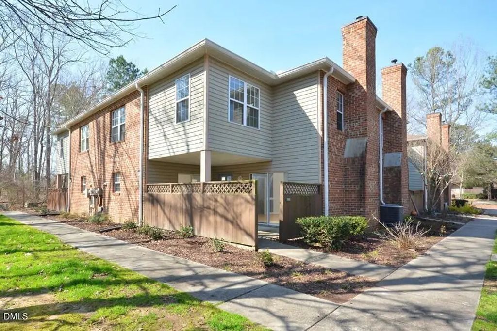 425 Summerwalk Circle, Chapel Hill