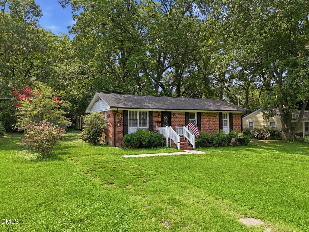 303 Sunset Avenue, Oxford