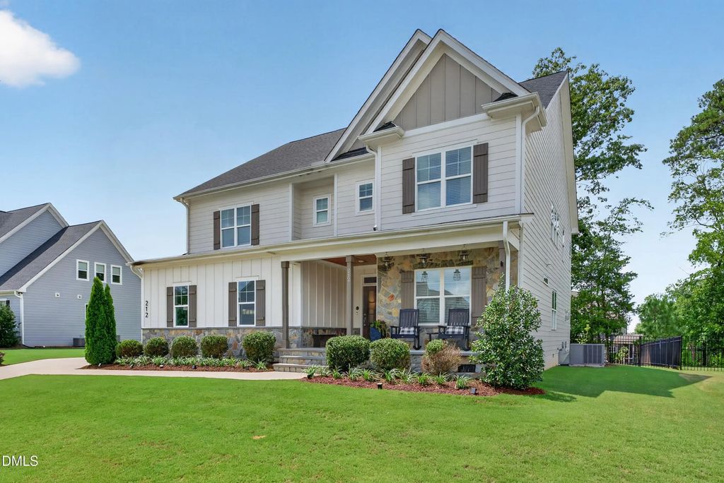 212 Utley Bluffs Drive, Holly Springs