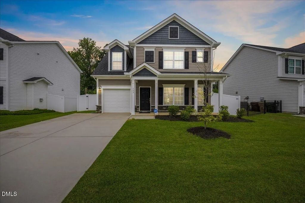 133 Black Oak Court, Clayton