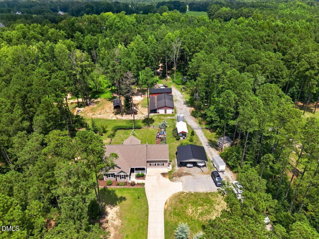 2570 Tarheel Road, Benson