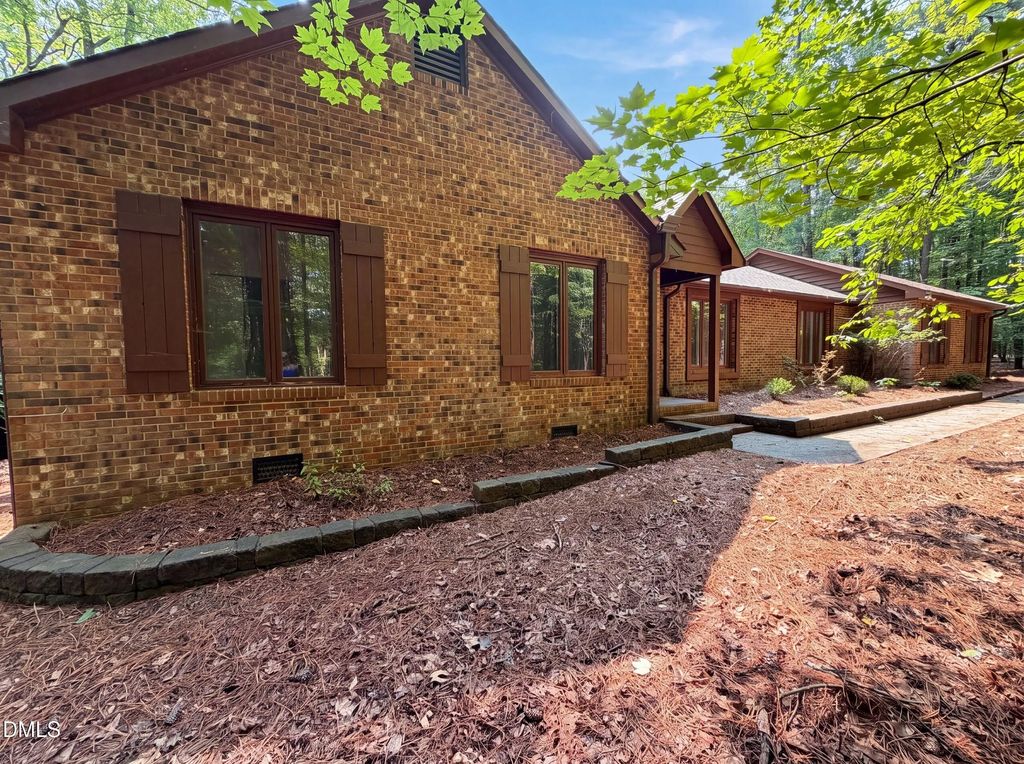 204 Boulder Bluff Trail, Chapel Hill