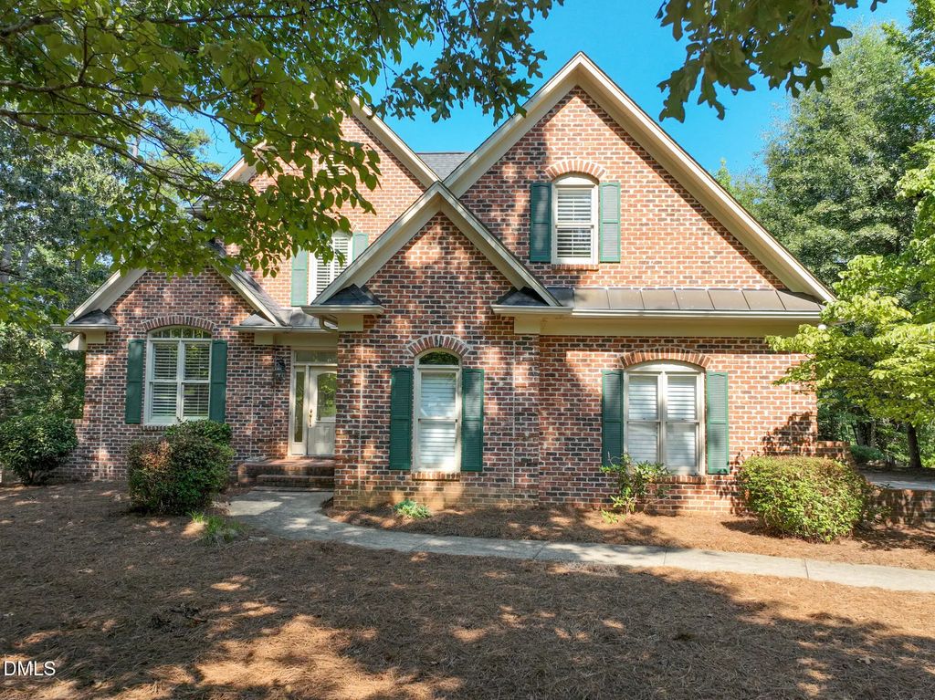 205 Piney Grove Point, New London