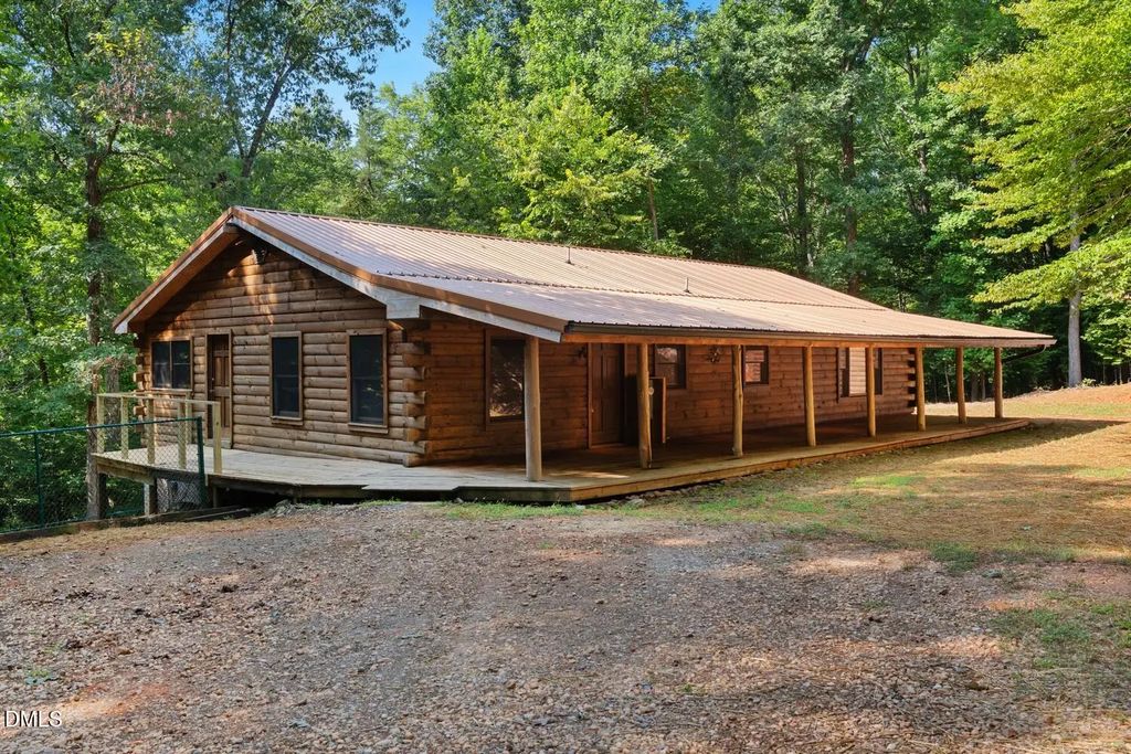 372 Round Fish Drive, Sanford