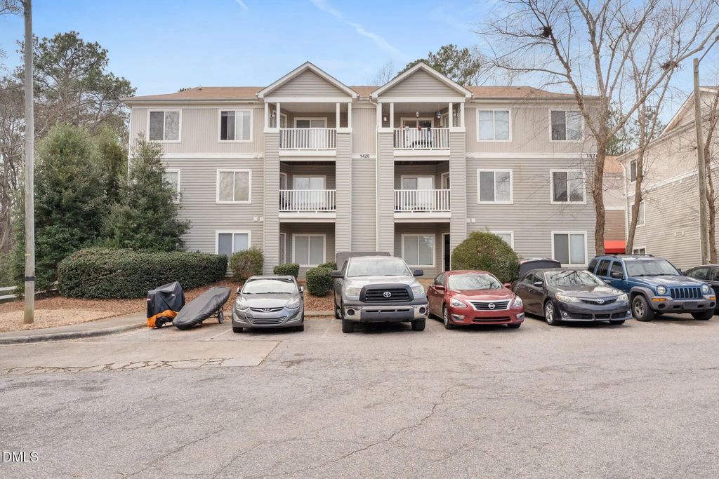 1420 Collegiate Circle, Raleigh
