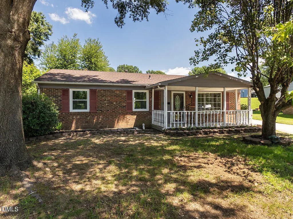 1435 Lanier Court, Burlington