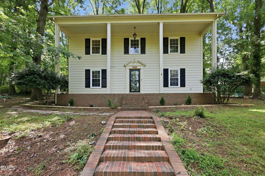 2121 N Shoreline Drive, Sanford