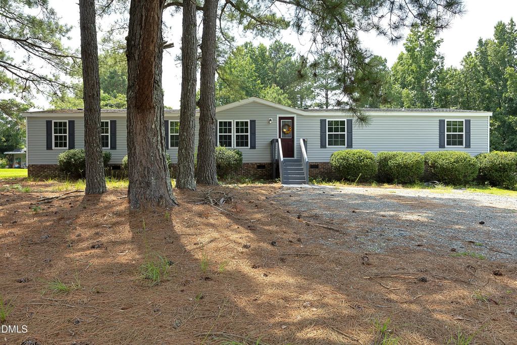 8204 Fieldcrest Lane, Fuquay Varina