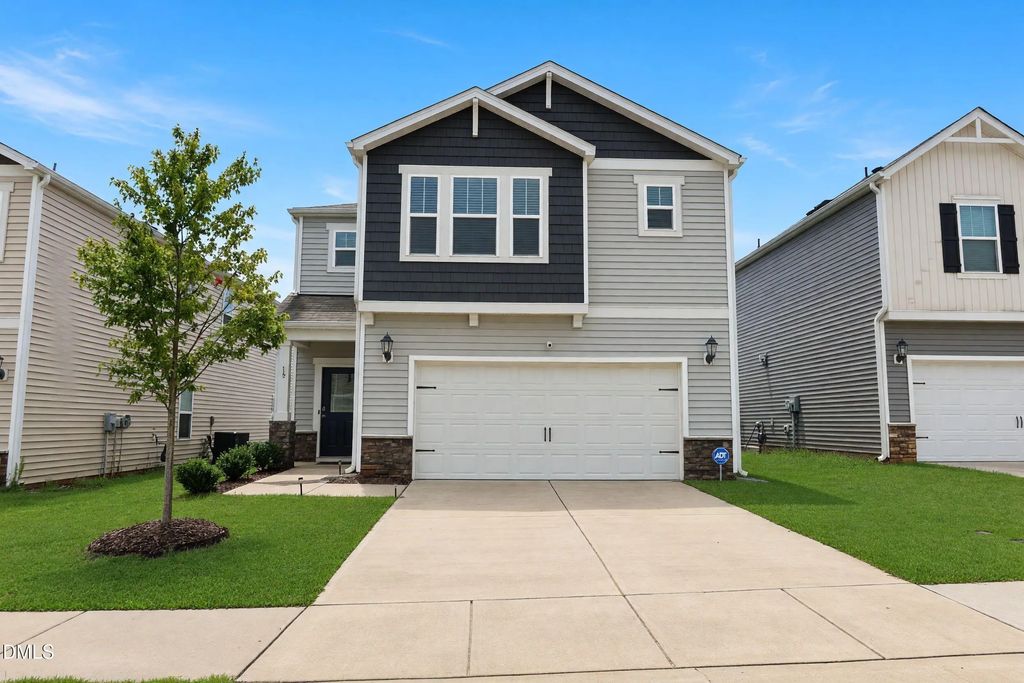 10 Sweet Olive Street, Clayton