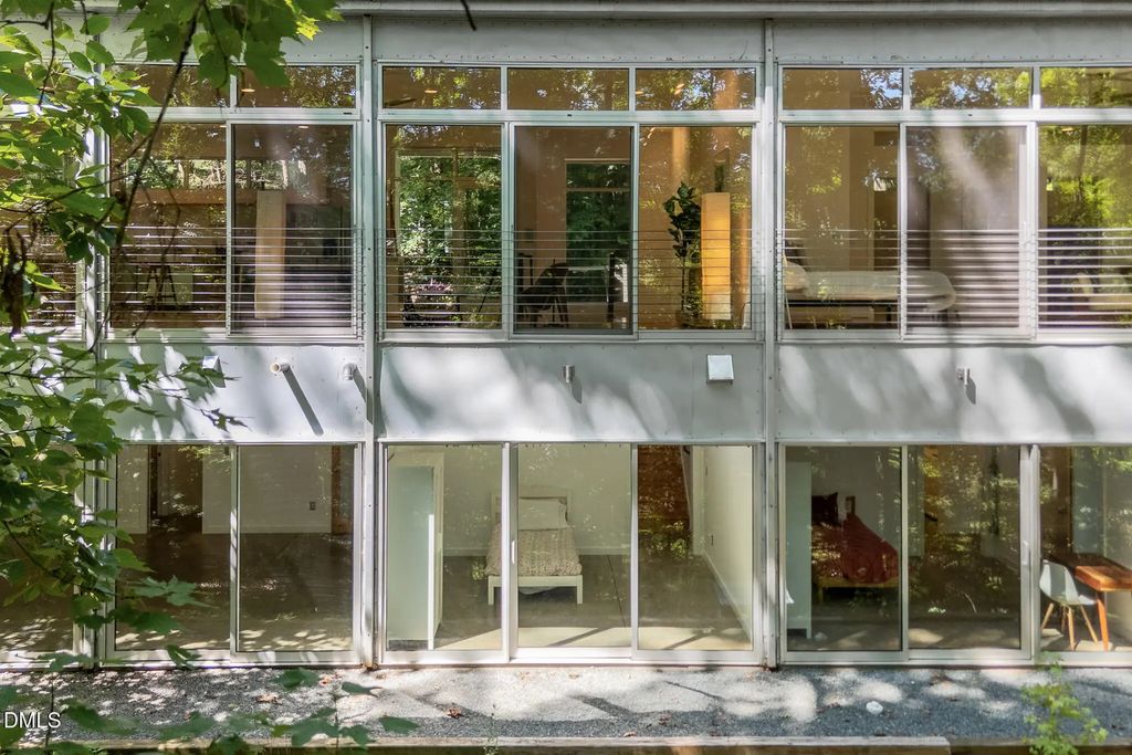 106 Glass House Lane, Carrboro