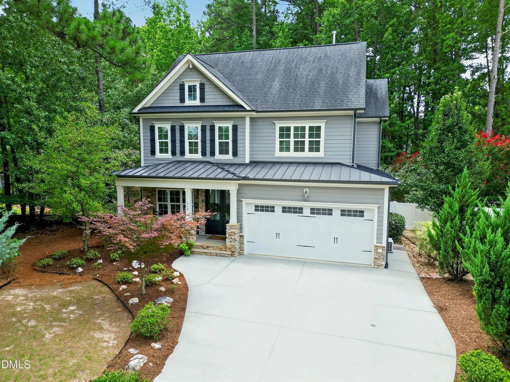 542 Walnut Street, Cary