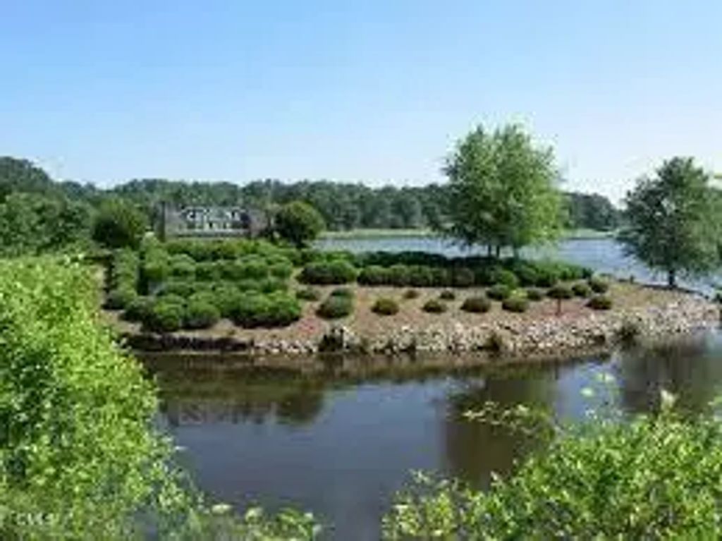 5018 Mockingbird Lane, Sanford
