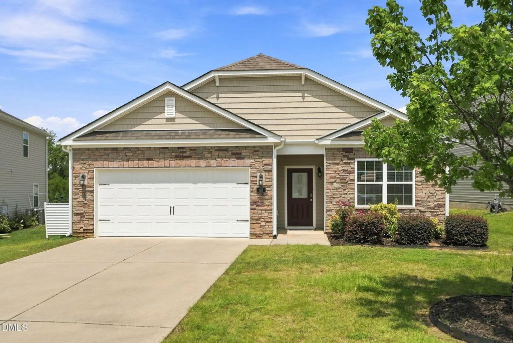 80 Purple Trace, Clayton
