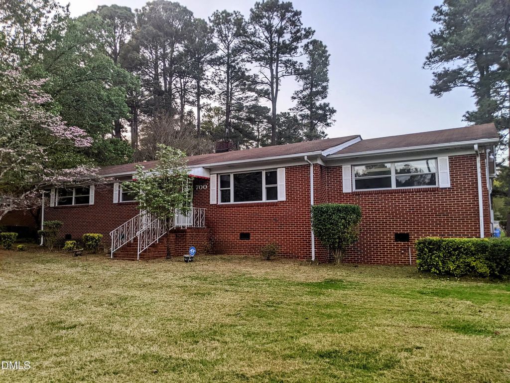 700 W Carver Street, Durham