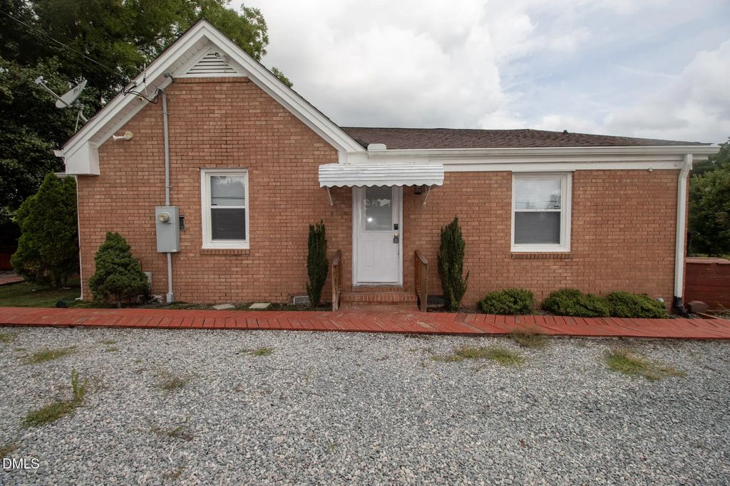 1520 Old Barbour Road, Benson