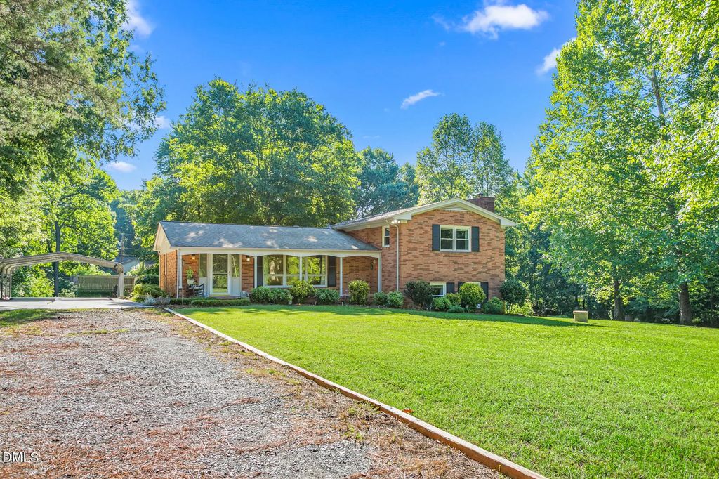 5220 Eastcrest Road, McLeansville
