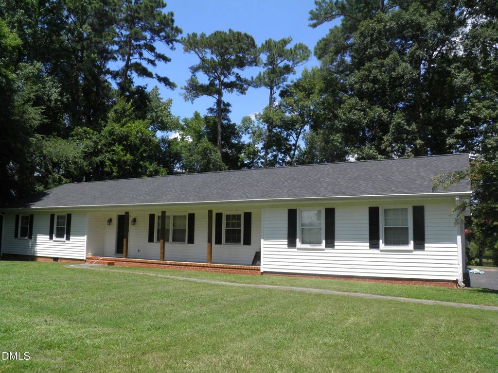 3916 Riviera Drive, Elm City